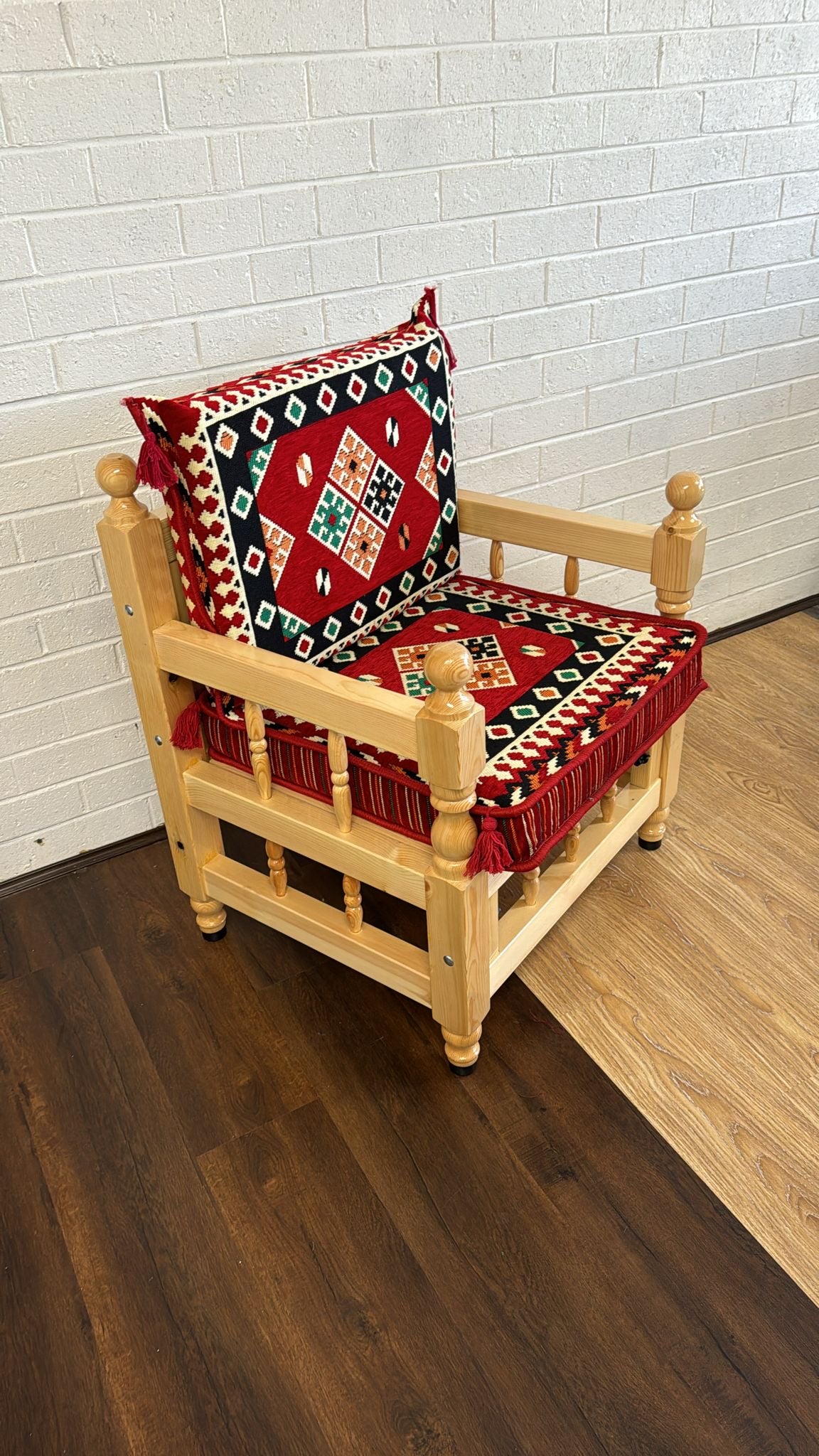Single Cushion Set Red Square with Chair
