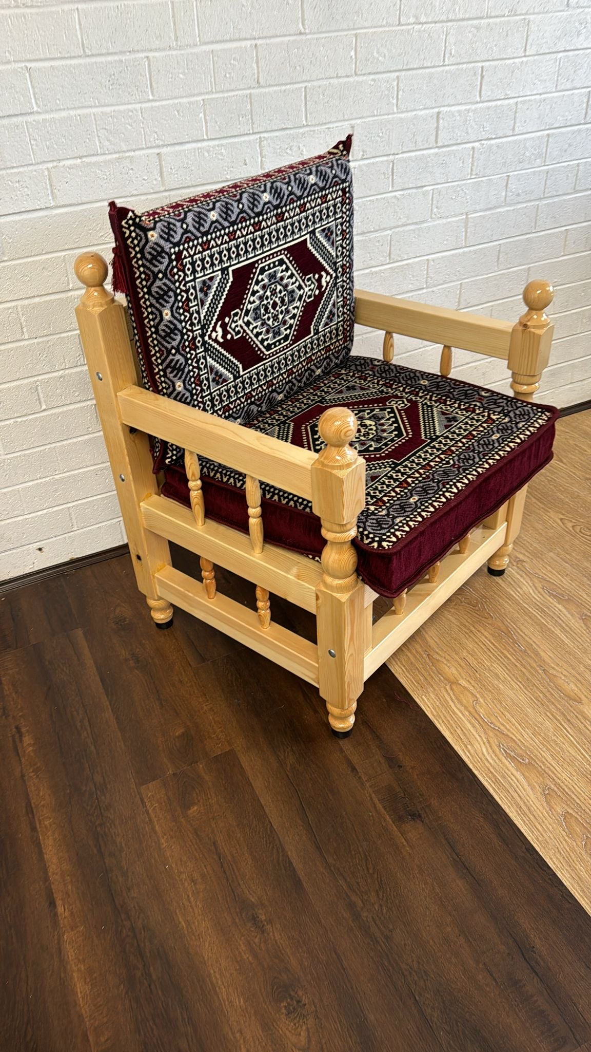 Single Cushion Set Maroon Palace with Chair