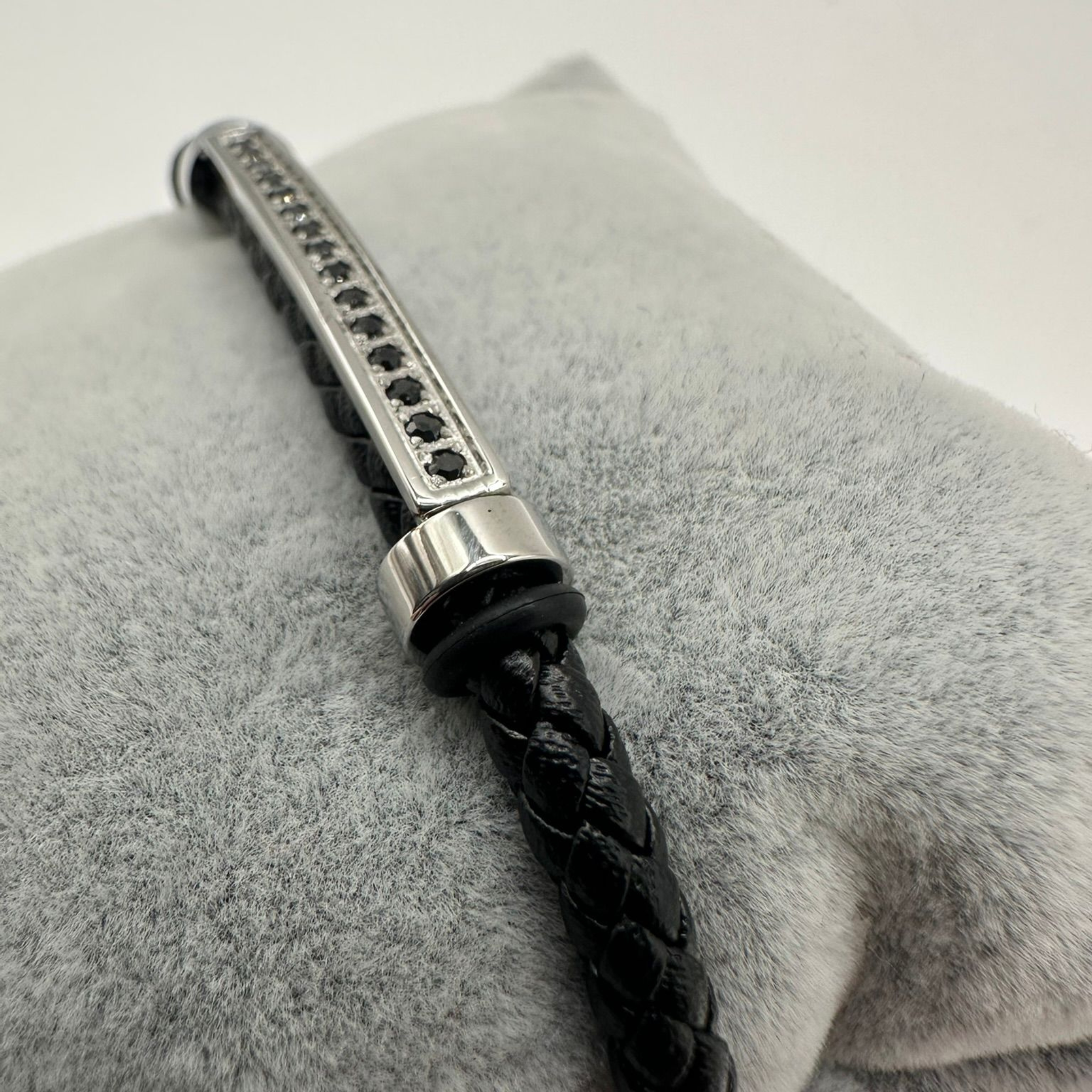 Hypoallergenic Titanium&Leather Bracelet – IAB-B1