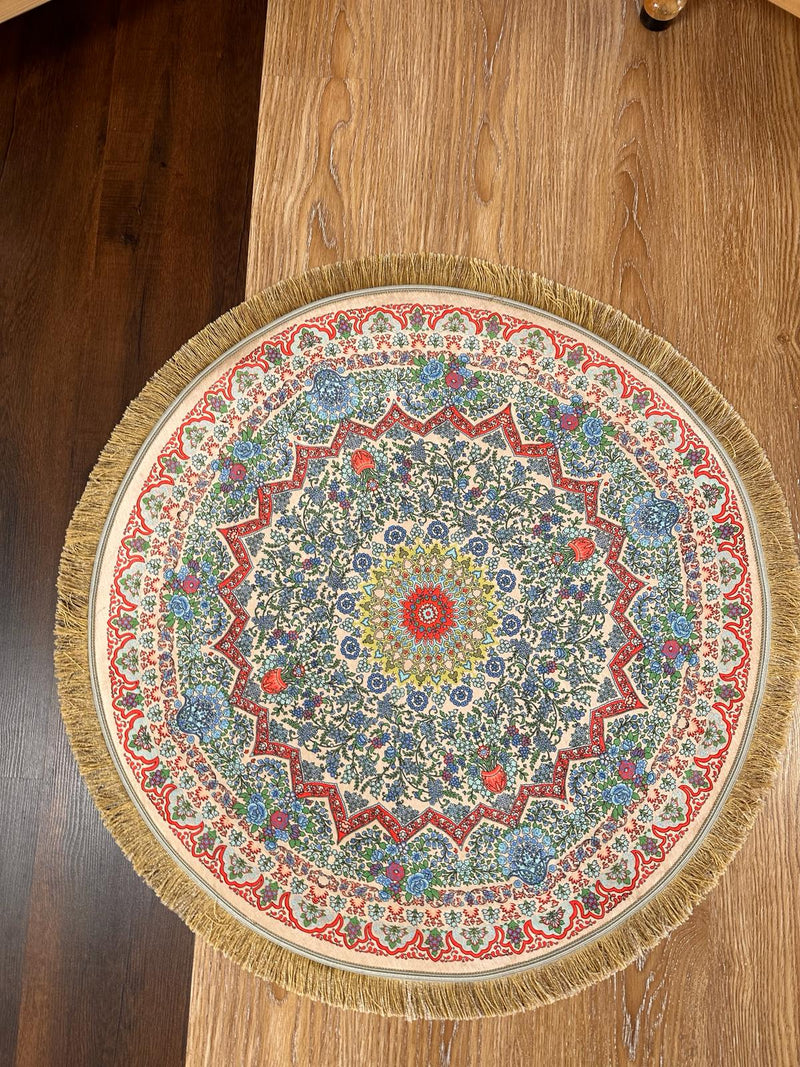 Roud Rug